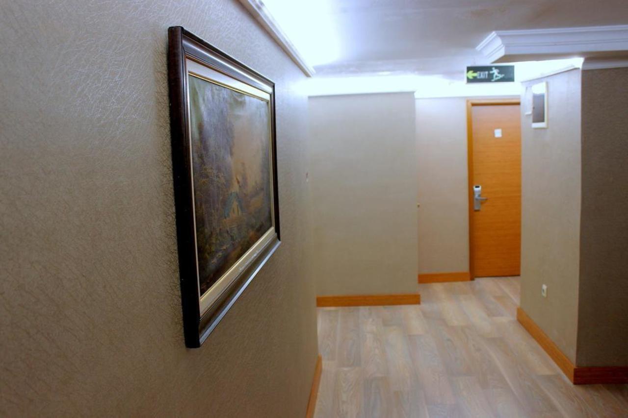 Hotel Buyuk Paris Истанбул Екстериор снимка