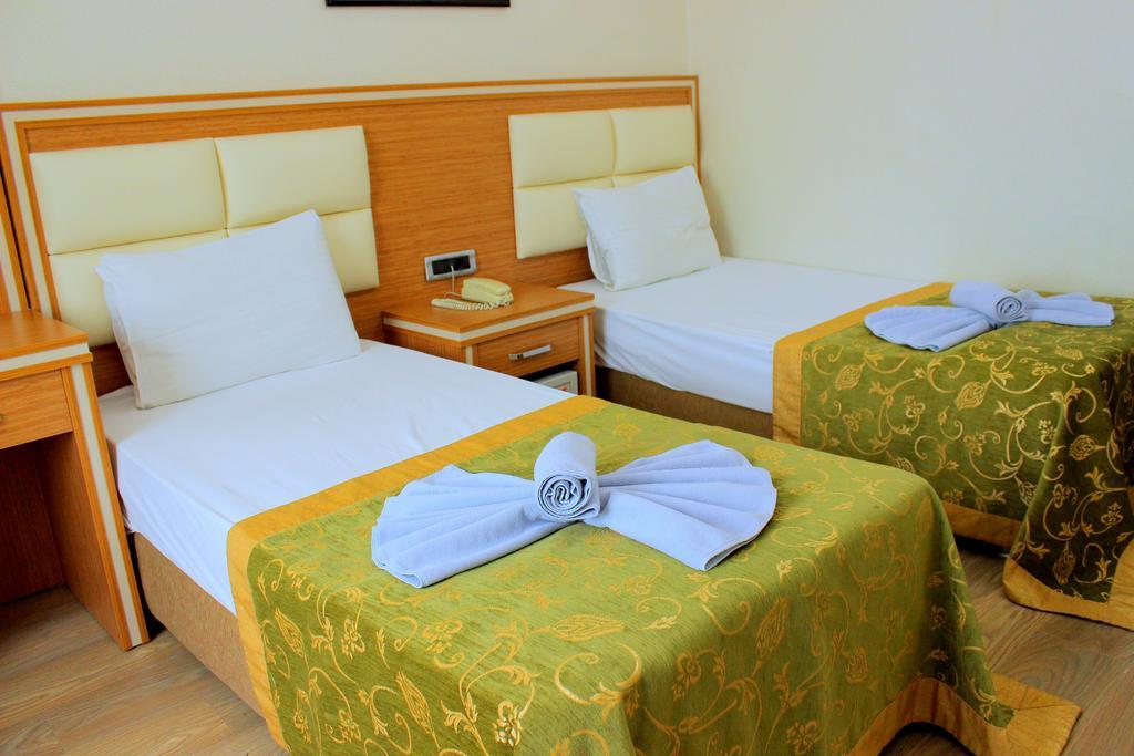 Hotel Buyuk Paris Истанбул Екстериор снимка