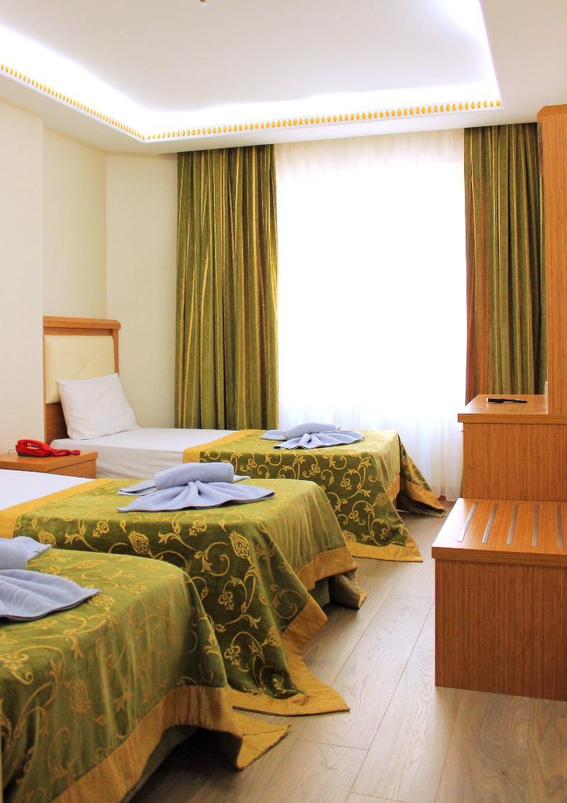 Hotel Buyuk Paris Истанбул Екстериор снимка
