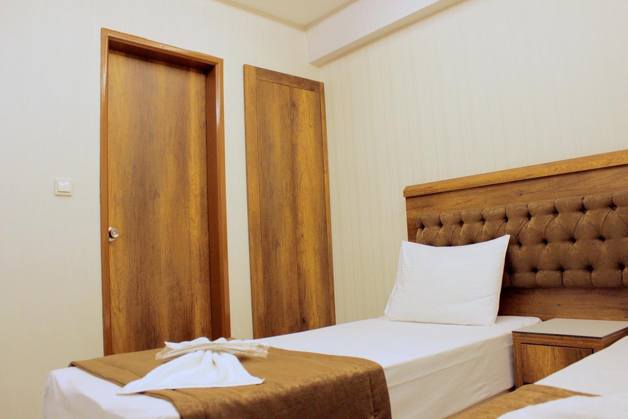 Hotel Buyuk Paris Истанбул Екстериор снимка