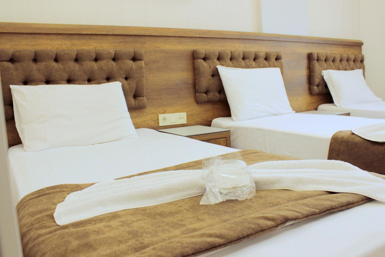 Hotel Buyuk Paris Истанбул Екстериор снимка