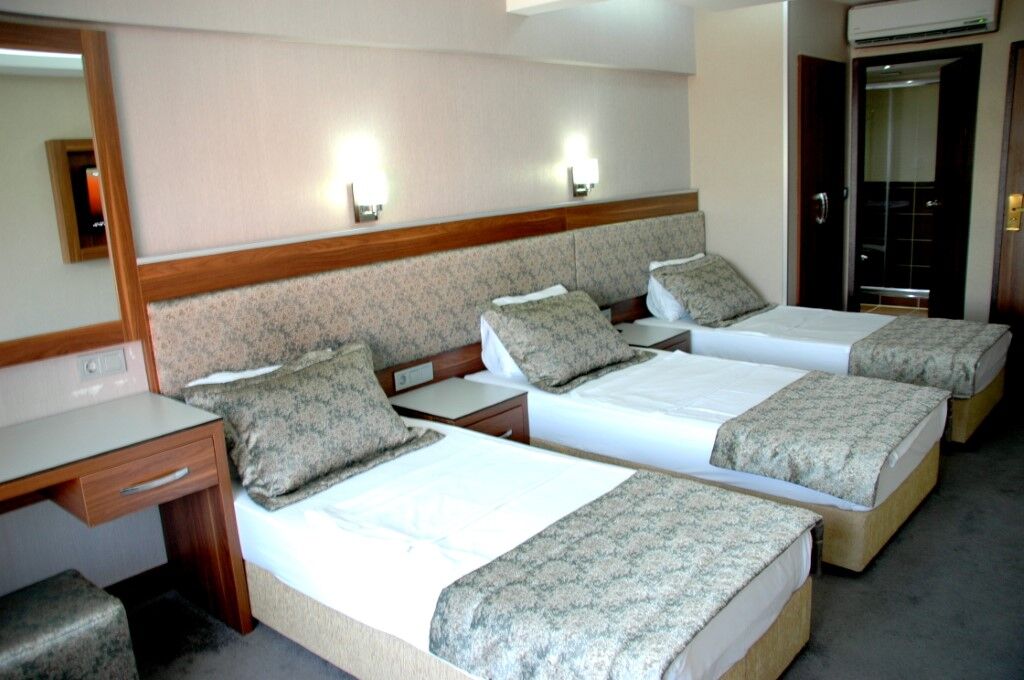 Hotel Buyuk Paris Истанбул Екстериор снимка